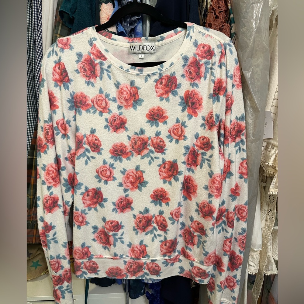Wildfox Rose Jumper Sweatshirt size small 🌹